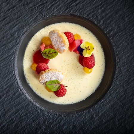 The Lake Isle Restaurant With Rooms Uppingham Bagian luar foto